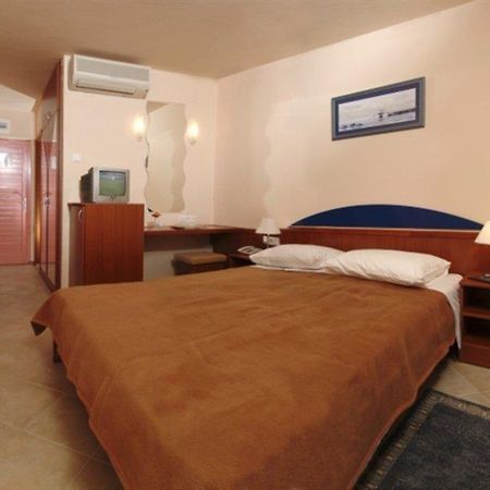 Brzet Hotel Omis Exterior photo