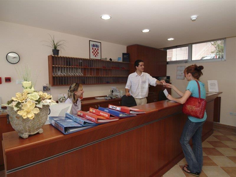 Brzet Hotel Omis Exterior photo